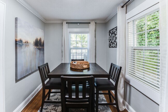 Building Photo - 432 27th St