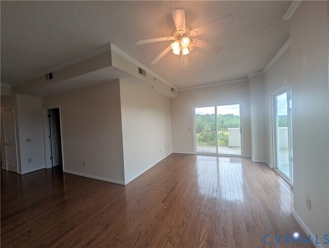 Building Photo - 301 Beacon Ridge Dr
