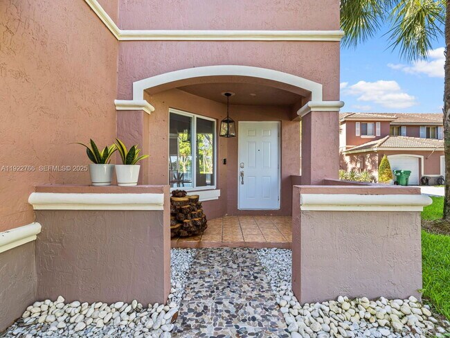 Building Photo - 16544 SW 68th Terrace