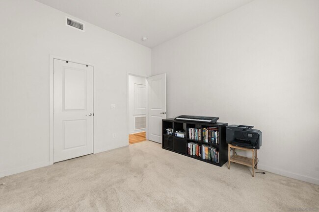 Building Photo - 2055 Bravo Loop