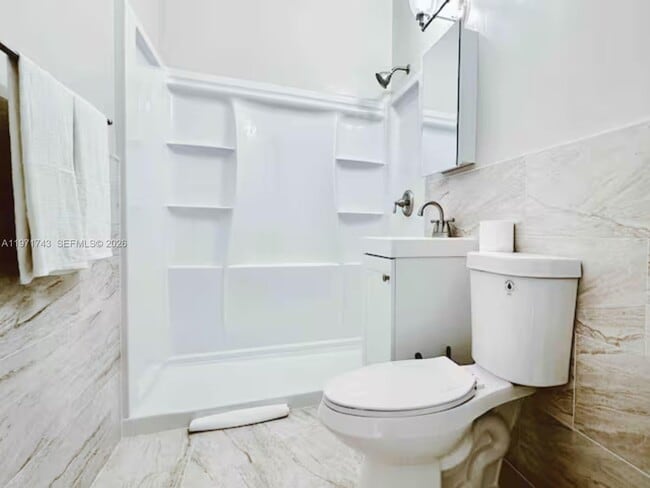 Building Photo - 308 NE 8th Ct