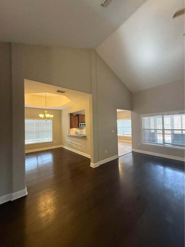 Building Photo - 371 Symphony Way