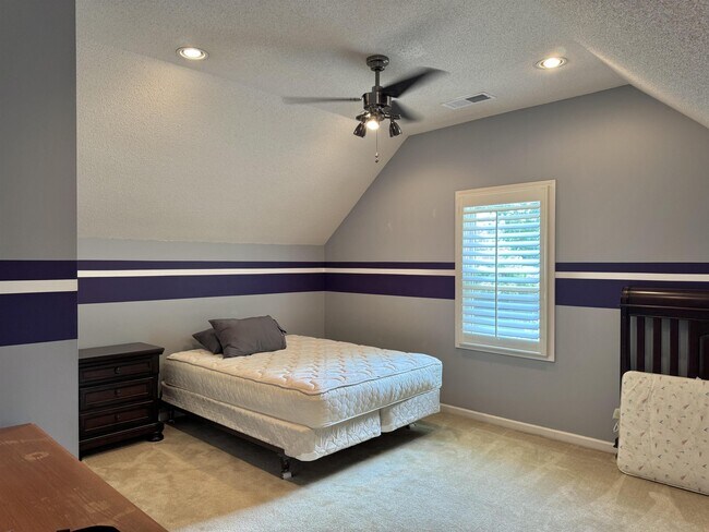 Building Photo - 7881 Elm Leaf Dr