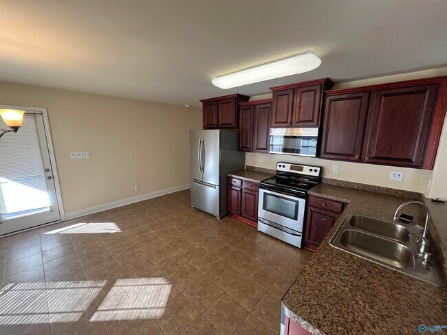 Building Photo - 29886 Park Hill Dr