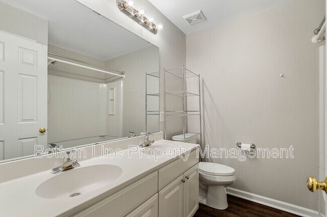 Building Photo - 1500 Candlewyck Ct