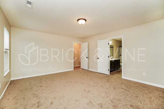 Building Photo - 4964 Grimm Dr