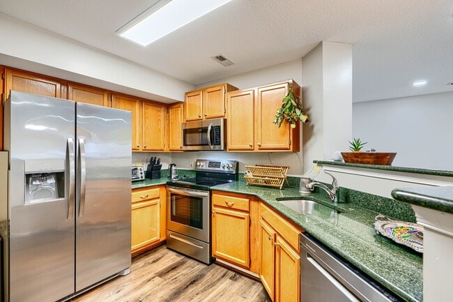 Building Photo - 4820 Dorsey Hall Dr