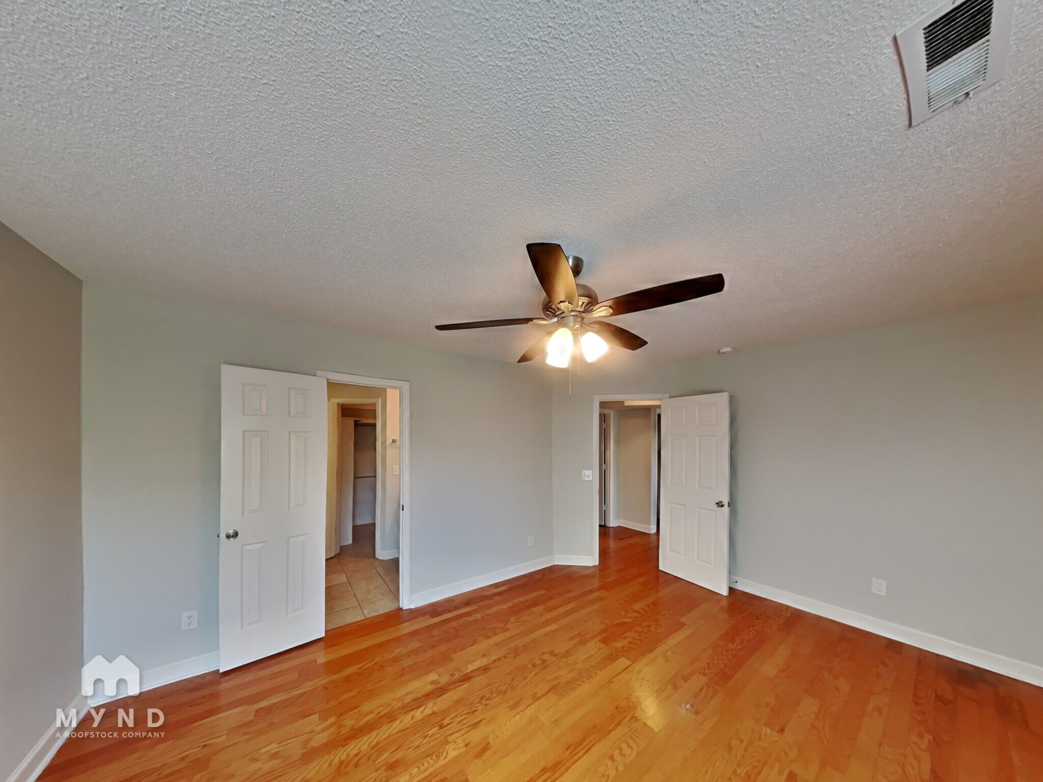 Building Photo - 3306 Woodland Park Rd