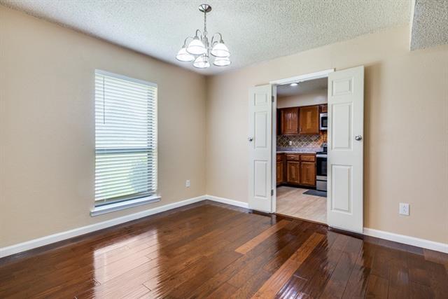 Building Photo - 2625 Briar Hill Dr
