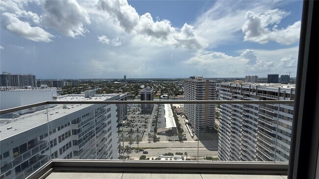 Building Photo - 2000 S Ocean Dr