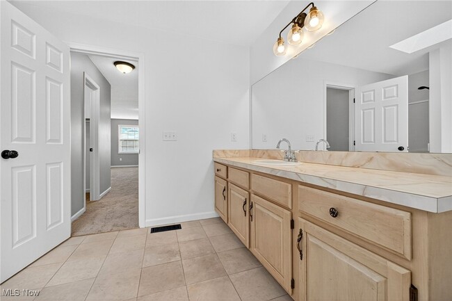 Building Photo - 6724 Larch Ct