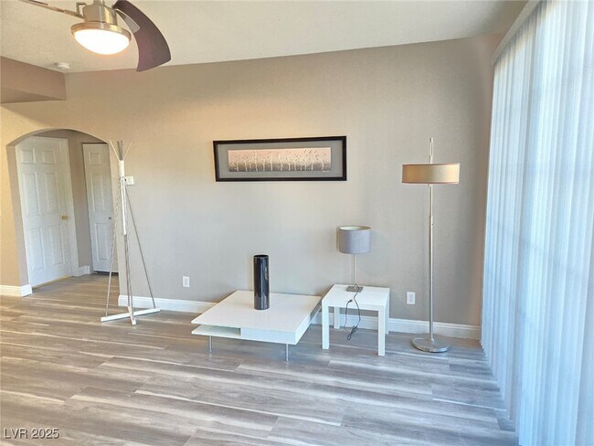 Building Photo - 5154 S Jones Blvd