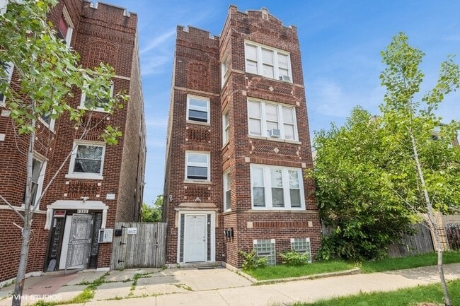 Primary Photo - 1340 S Kedvale Ave