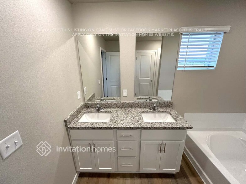 Building Photo - 7410 Green River Ave