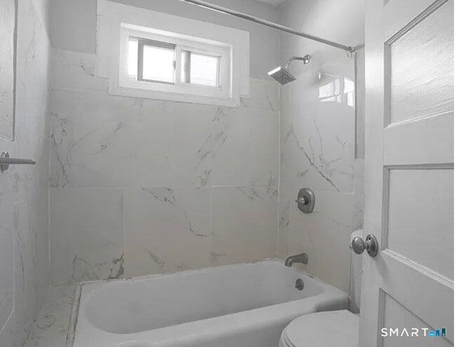 Building Photo - 87 Colony St