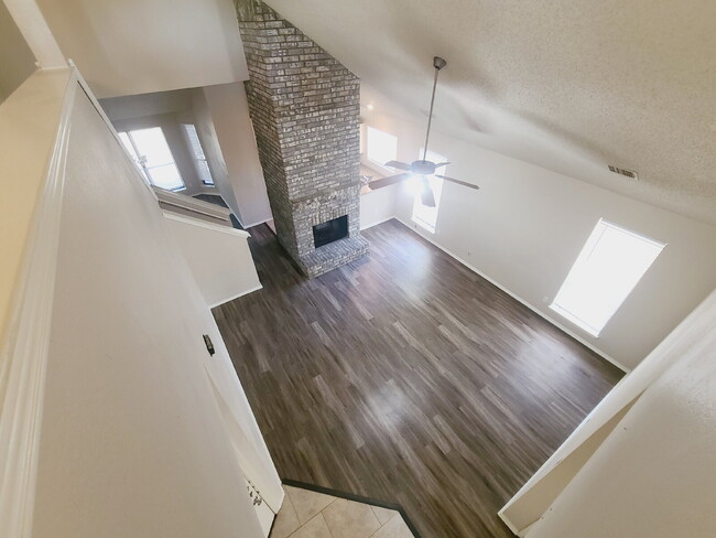 Building Photo - COMING SOON - Cedar Hill: Large 5 Bedroom,...