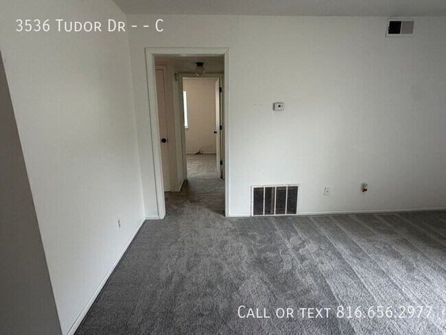 Building Photo - 3536 Tudor Dr