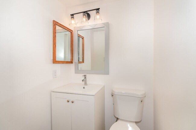 Building Photo - 6212 Spring Knoll Dr