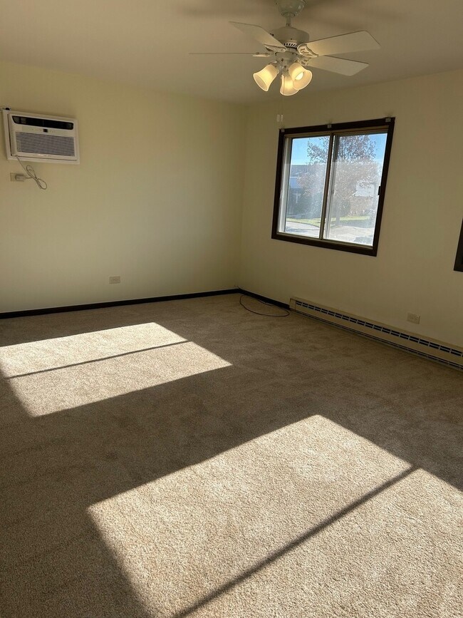 Building Photo - 626 Terry Ct