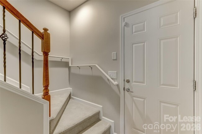 Building Photo - 905 Lyndley Dr