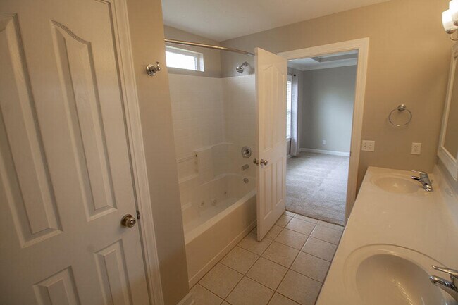 Building Photo - 7106 Stanwood Dr