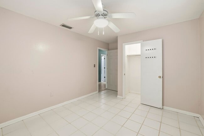 Building Photo - 7585 Skipper Ln