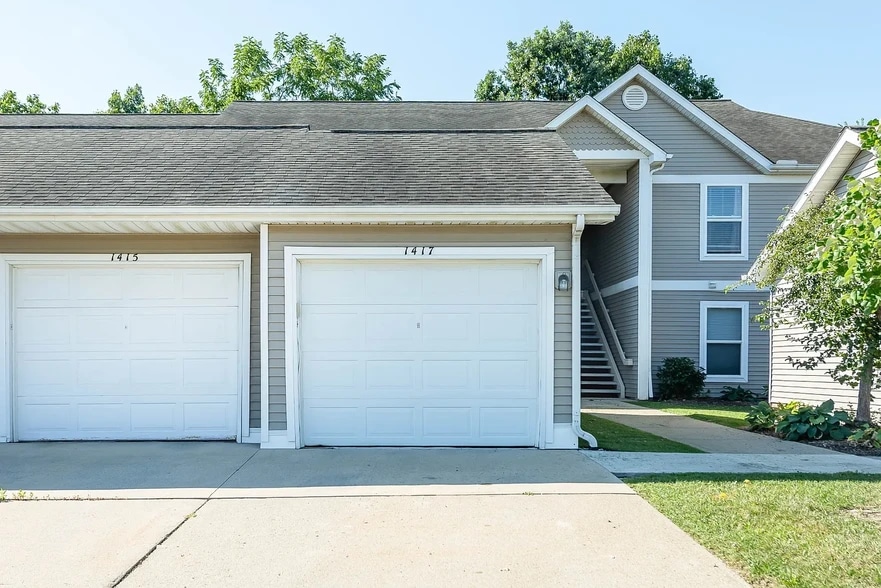 1 car detached garage + 1 car private uncovered parking (additional guest parking too) - 1417 Heatherwood Ln