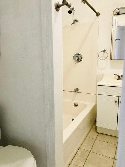 Building Photo - 1234 17th St