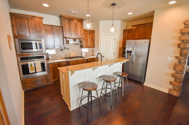 Building Photo - Stunning Fully Furnished Home in the Heart of Fayetteville!