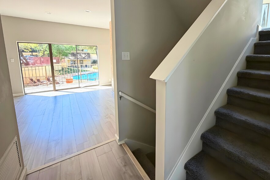 Building Photo - 8642 Fredericksburg Rd