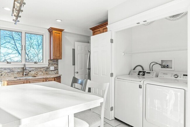 Building Photo - 11 Symonds St