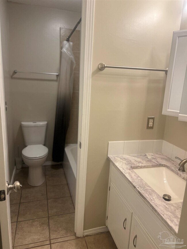 Building Photo - 7150 Dogwood Terrace Dr