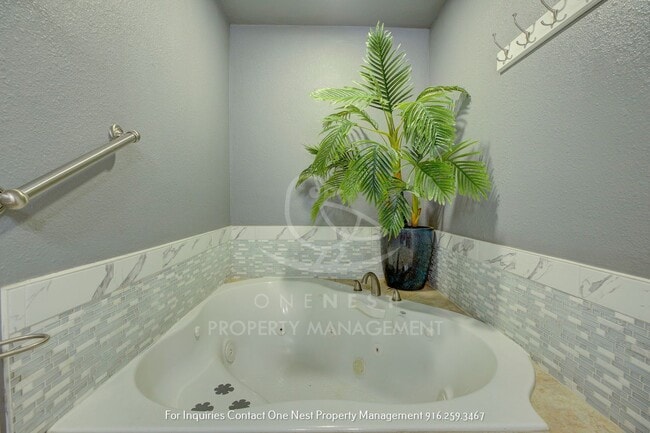 Building Photo - 605 McDevitt Dr