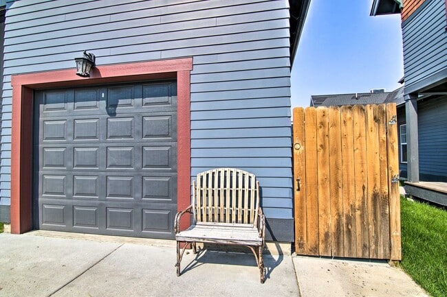 Building Photo - 4208 Benepe St