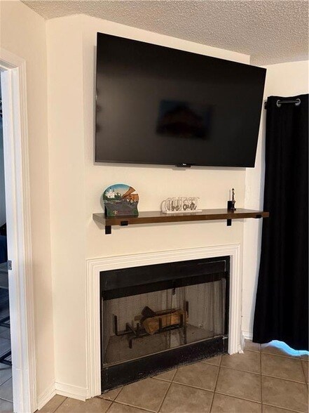 Building Photo - 2425 Oxford Pl