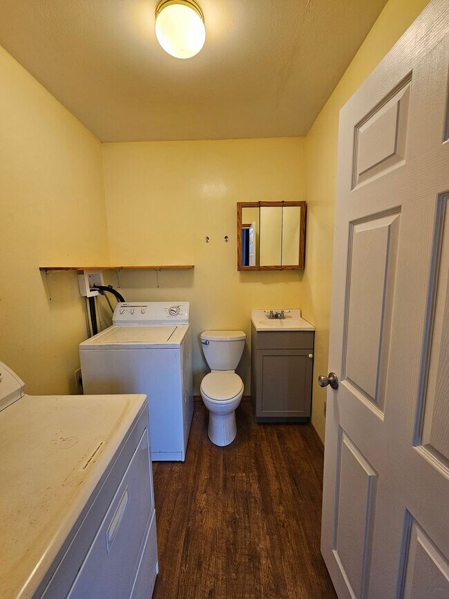 Building Photo - 2004 Adams Ave