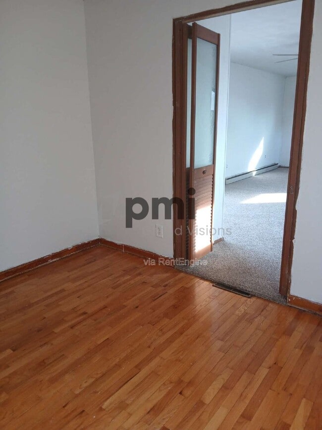 Building Photo - 1404 S 6th St