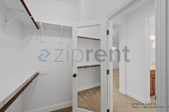 Building Photo - 1271 S Central Pkwy