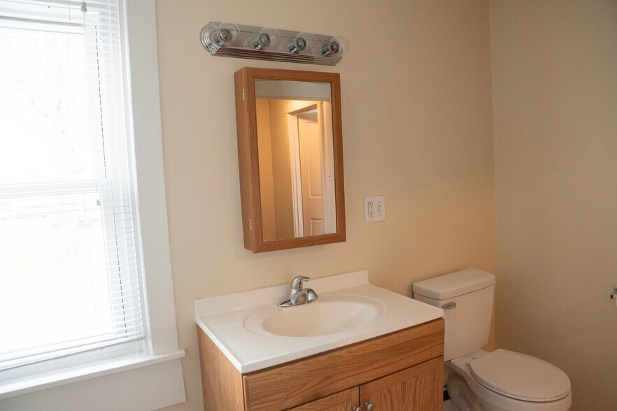 Building Photo - 1366 Lititz Rd