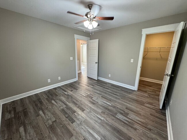 Building Photo - 310 N Varnell Rd