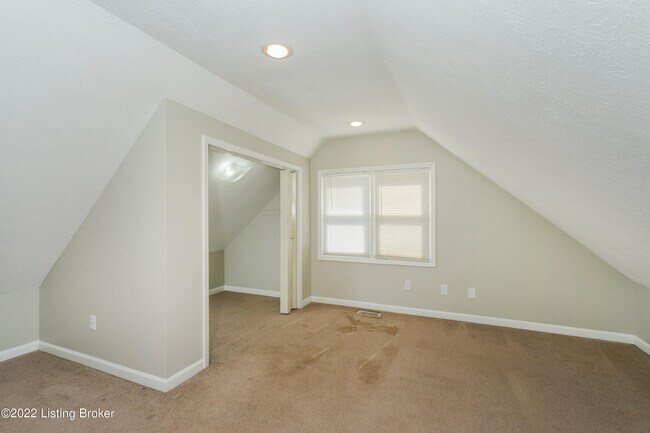 Building Photo - 9335 Donerail Way