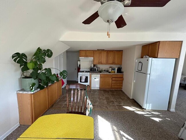 Primary Photo - 133 E Gorham St