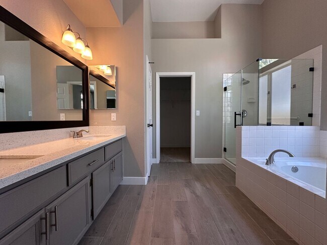 Building Photo - UPGRADED SINGLE STORY HOME WITH 4 BEDS, 2....