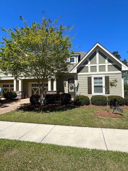 Primary Photo - 1177 Evangeline Dr