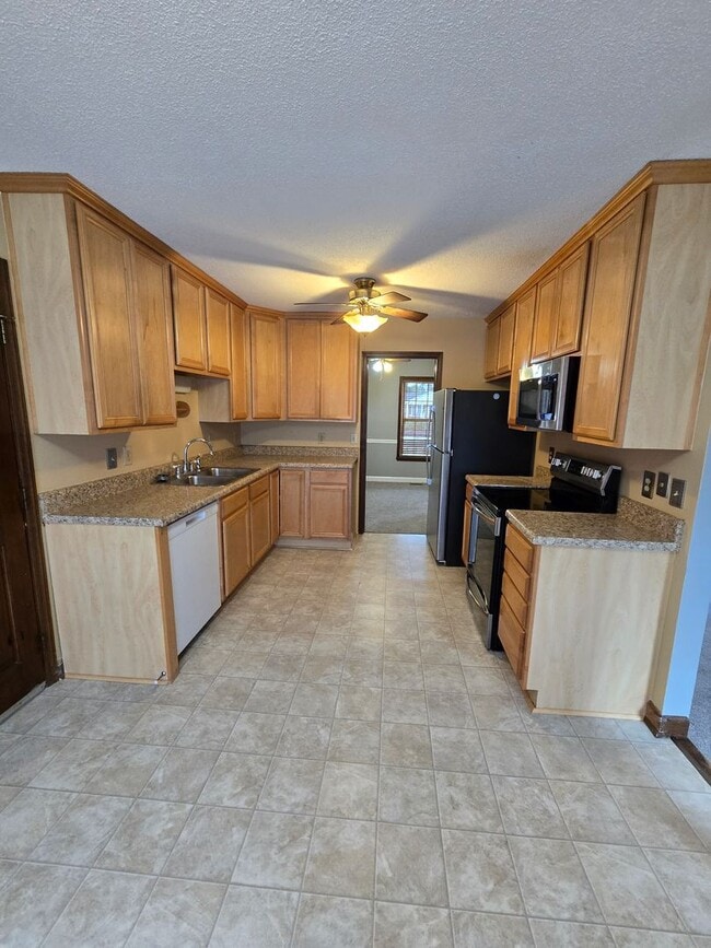 Building Photo - Great Home in a Cul-de-sac For Rent.