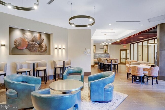 Building Photo - 3101 N Hampton Dr