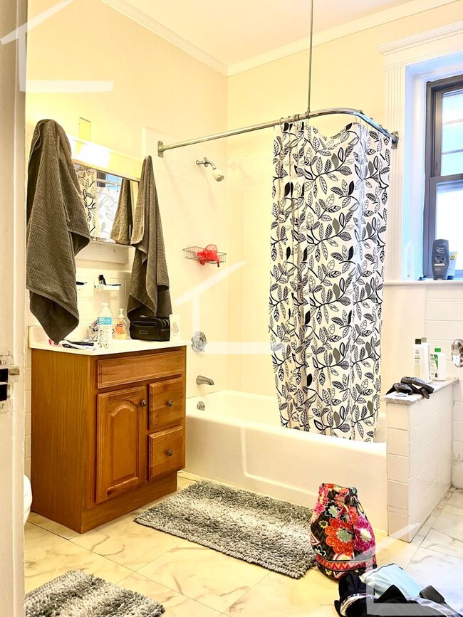 Building Photo - Coolidge Corner 2-Bed 2-Bath
