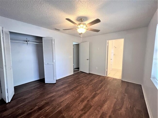 Building Photo - 3153 Bloomingdale Villas Ct