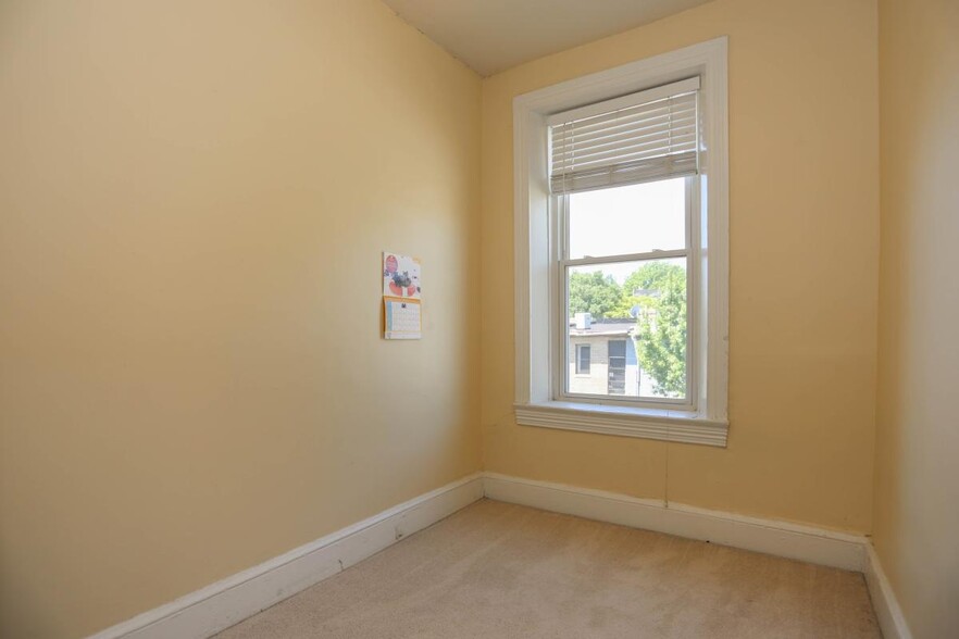 Building Photo - 1555 4th St NW