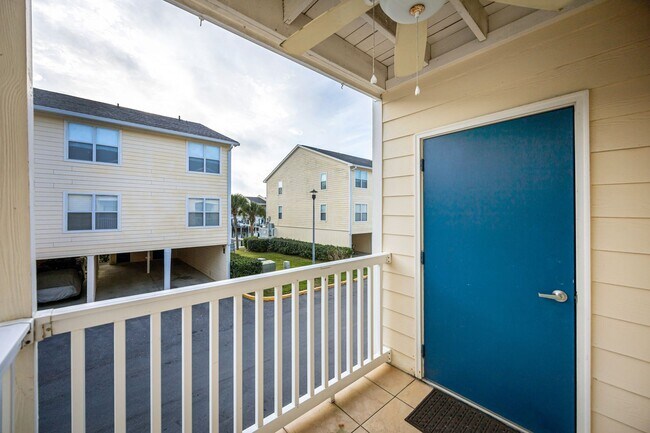 Building Photo - Harbor Landing rental with boat slip, great amenities, and a gated waterfront community lifestyle.
